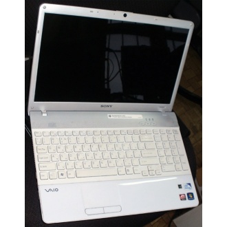 Ноутбук Sony Vaio VPCEB3E1R (Intel Pentium P6100 (2x2.0Ghz) /4096Mb DDR3 /320Gb /Radeon HD5470 /15.5" TFT 1366x768) - Клин